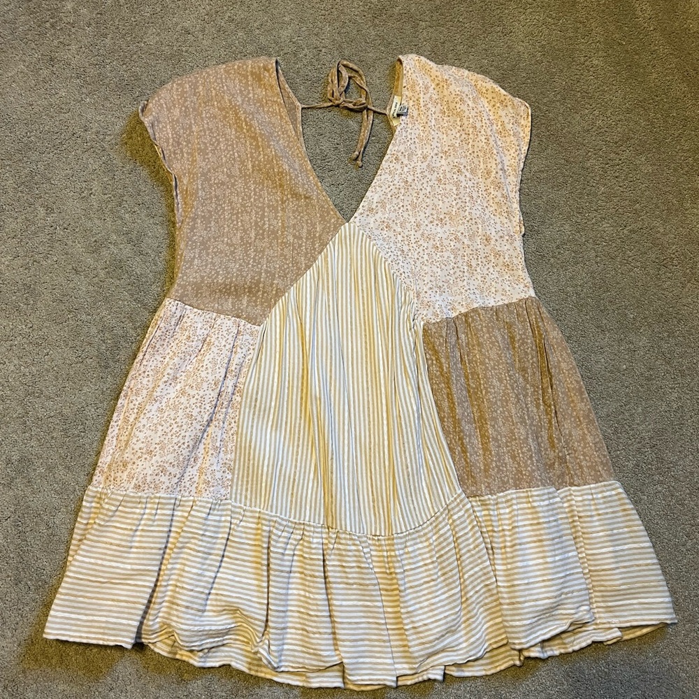 American Eagle Outfitters Floral Beige Dress